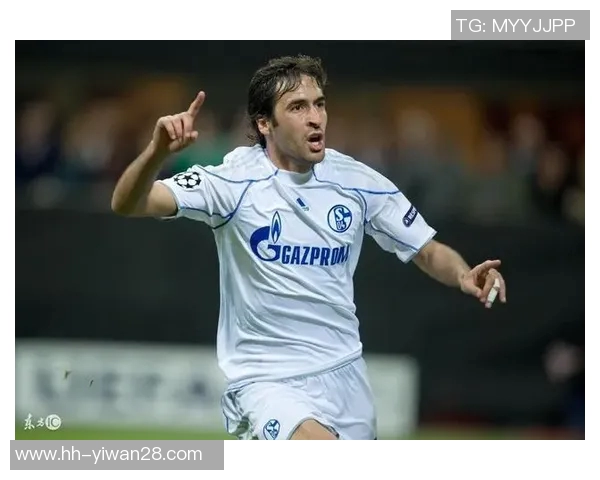 足球场上的完美绅士：从未犯规的传奇球星揭秘