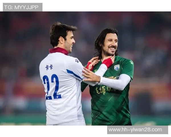 探究足球球星在赛场内外多语言文化背景下的交流方式与沟通艺术 探究足球球星在赛场内外多语言文化背景下的交流方式与沟通艺术